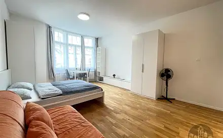 Pronájem bytu 1+kk 34 m², Ječná, Praha 2 - Nové Město, okres Praha