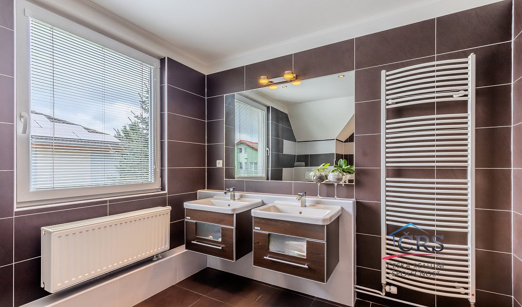 Prodej domu 310 m² s pozemkem 1 176 m², Hostivice – náhled fotky 23