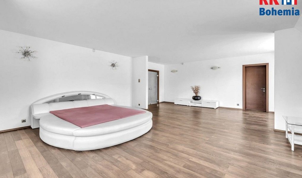 Prodej domu 696 m² s pozemkem 3 230 m², Turnov – náhled fotky 14