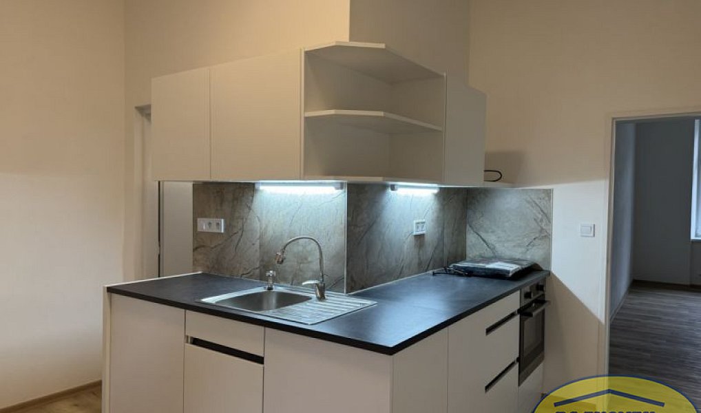 Pronájem bytu 2+1 47 m², Kvasice – náhled fotky 2