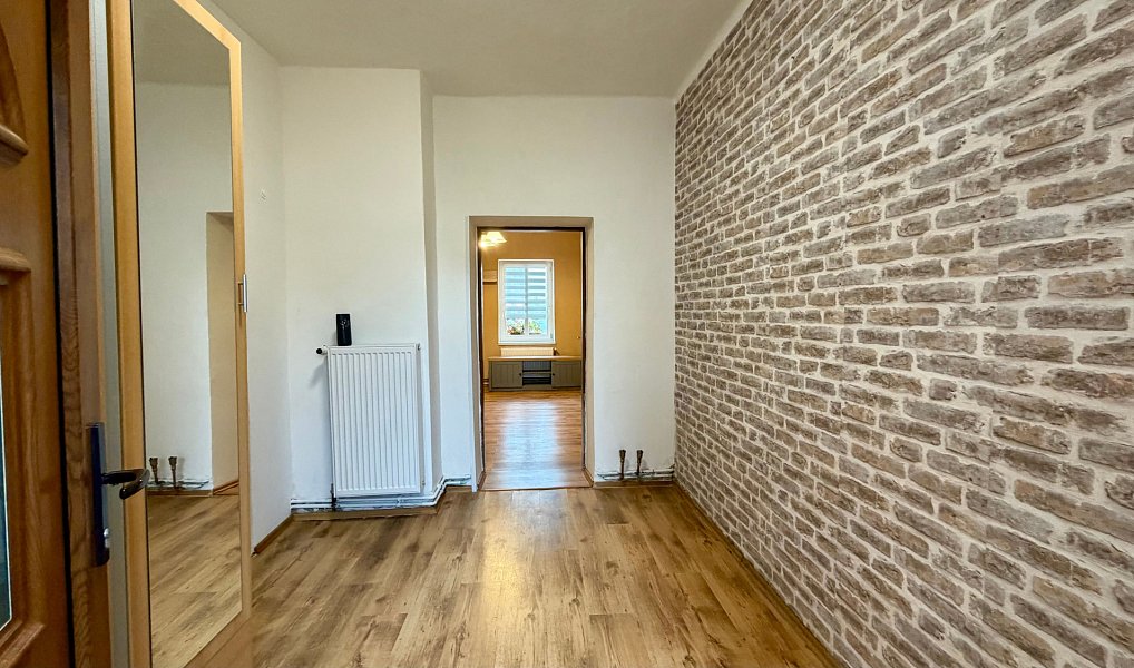 Pronájem bytu 2+1 60 m², Cheb – náhled fotky 2