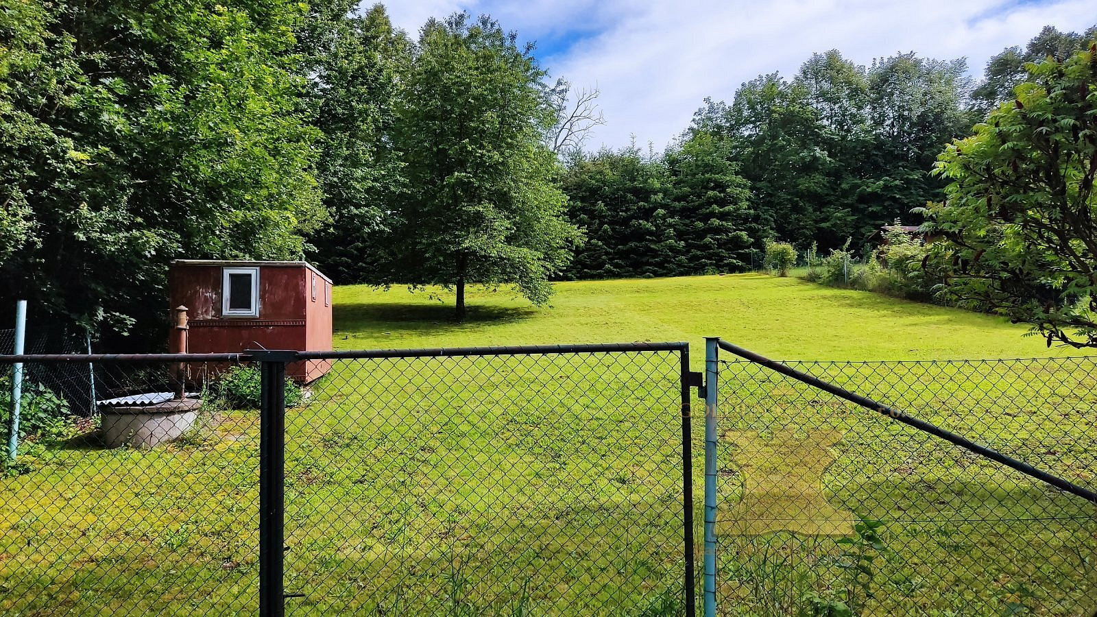 Prodej stavebního pozemku 1 438 m² - More