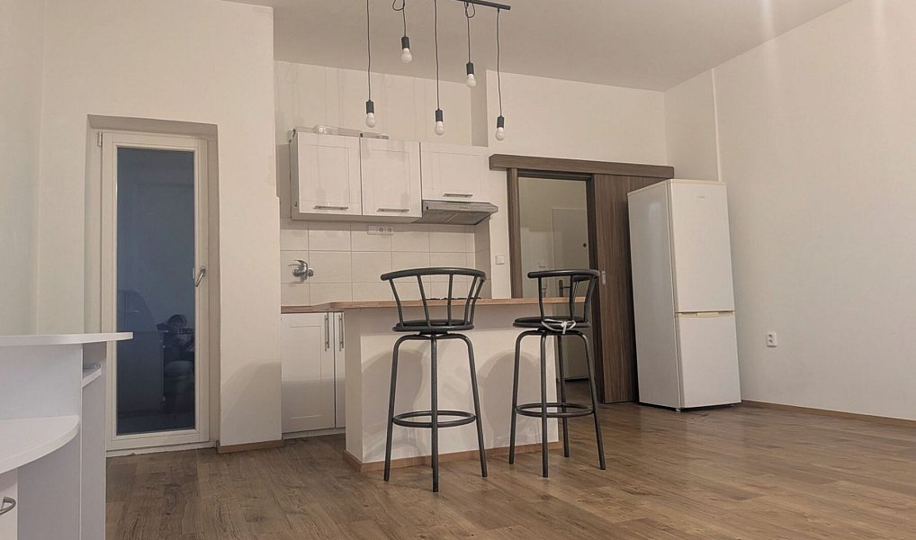 Prodej bytu 1+kk 33 m², Praha – náhled fotky 3