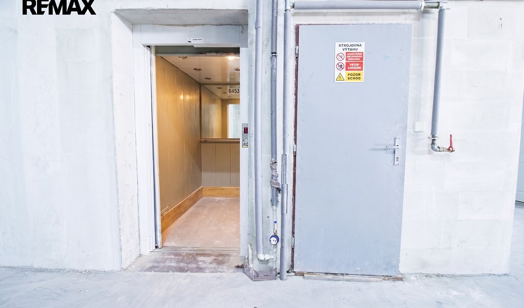 Pronájem skladovacích prostor 1 263 m², Praha – náhled fotky 9