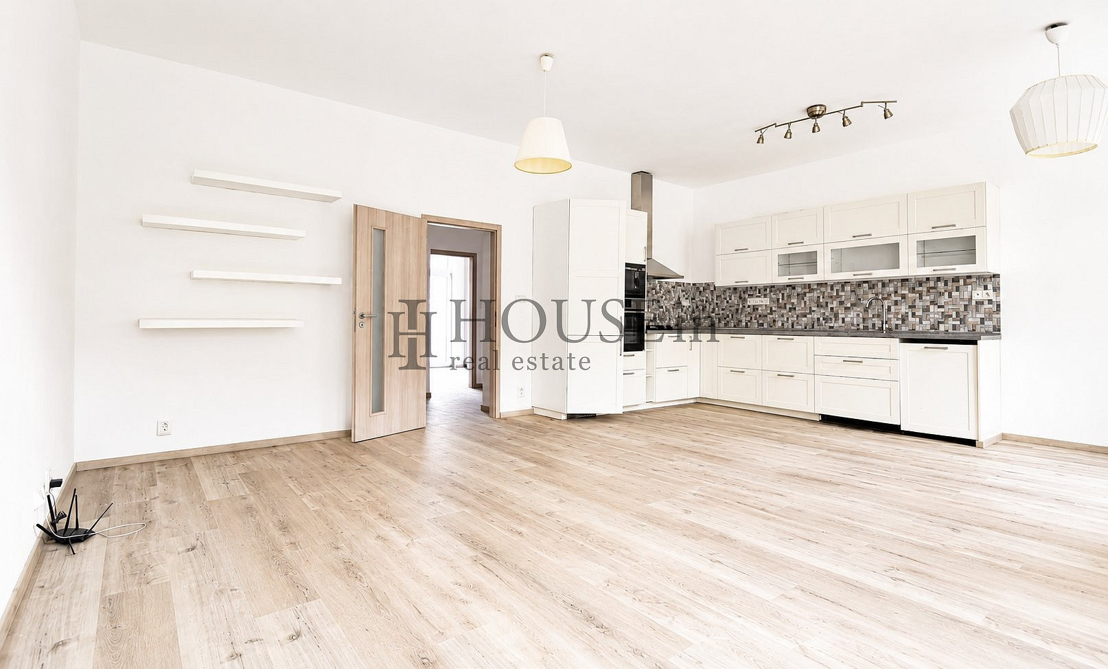 Pronájem bytu 2+kk 63 m² – fotografie 2