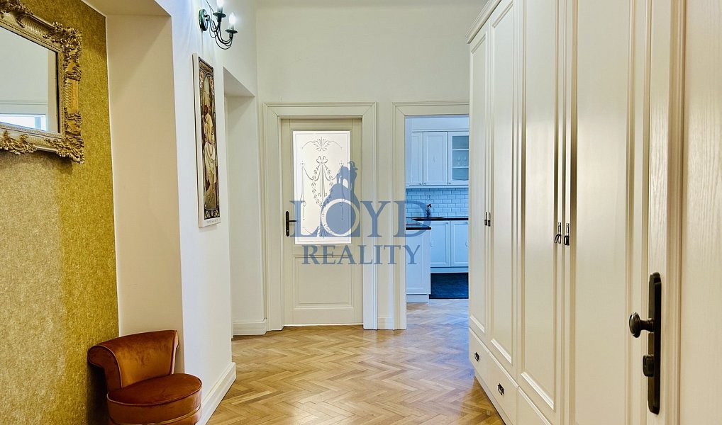 Prodej bytu 2+1 92 m², Karlovy Vary – náhled fotky 2