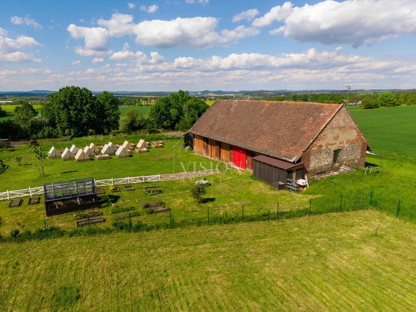 Prodej komerčního objektu (jiného typu) 350 m²