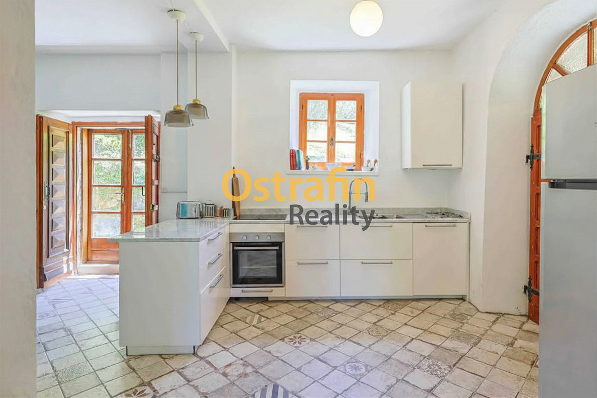 Prodej domu 218 m² s pozemkem 109 000 m² — photo 3