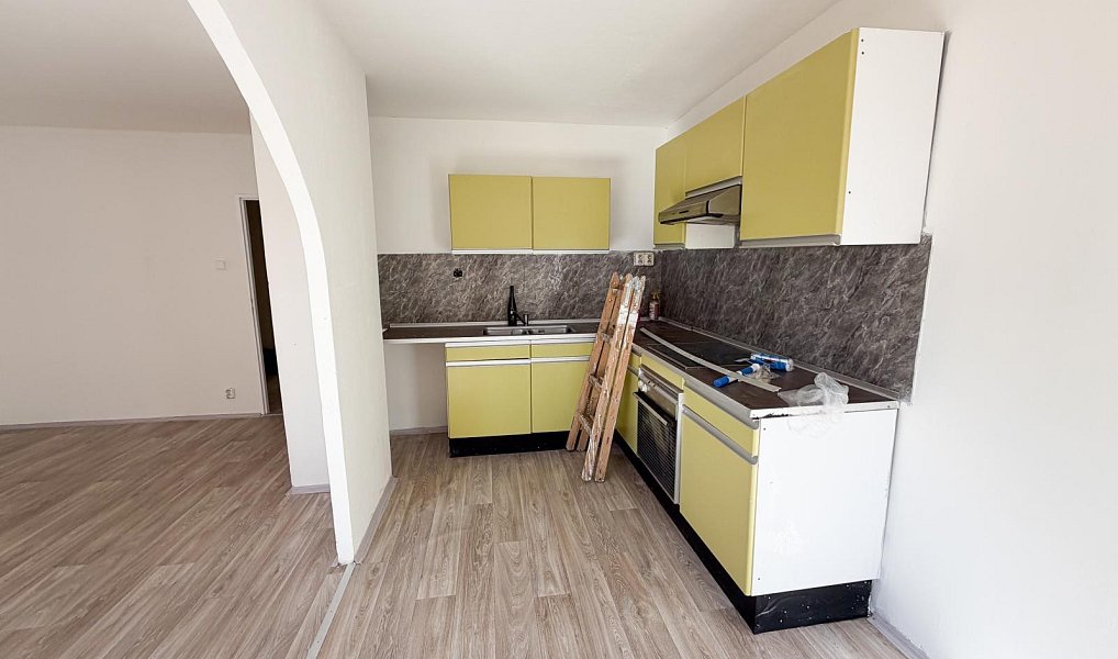 Prodej bytu 3+1 72 m², Krupka – náhled fotky 2