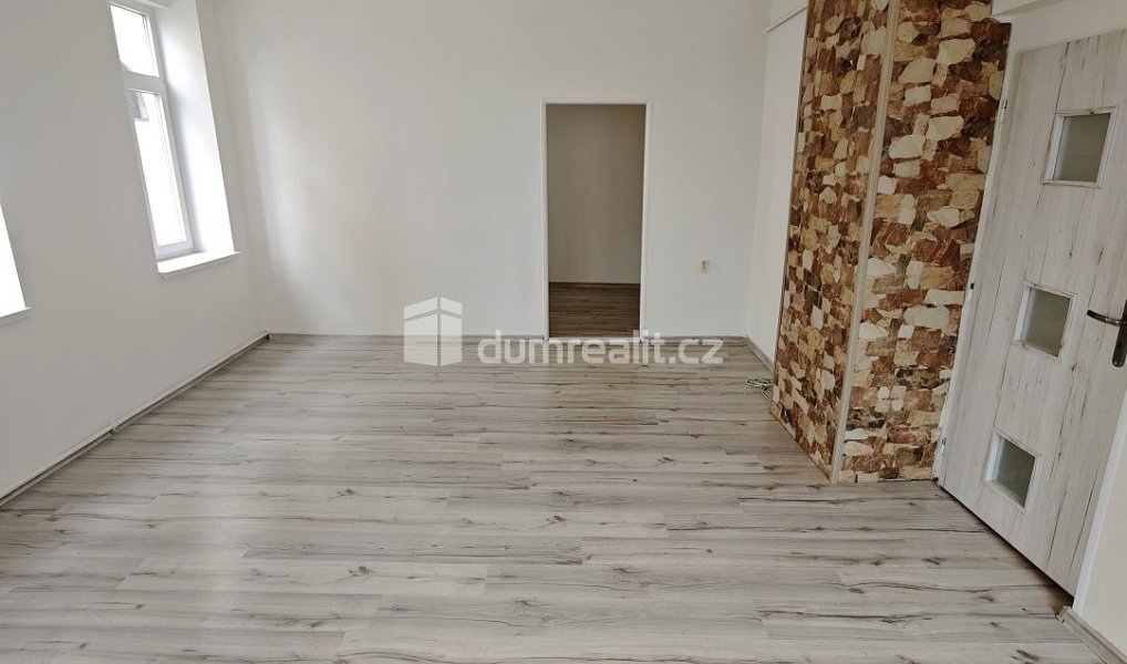 Pronájem bytu 2+1 75 m², Děčín – náhled fotky 2