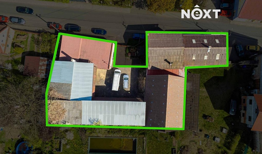 Prodej výrobních prostor 840 m², Jesenice – náhled fotky 2