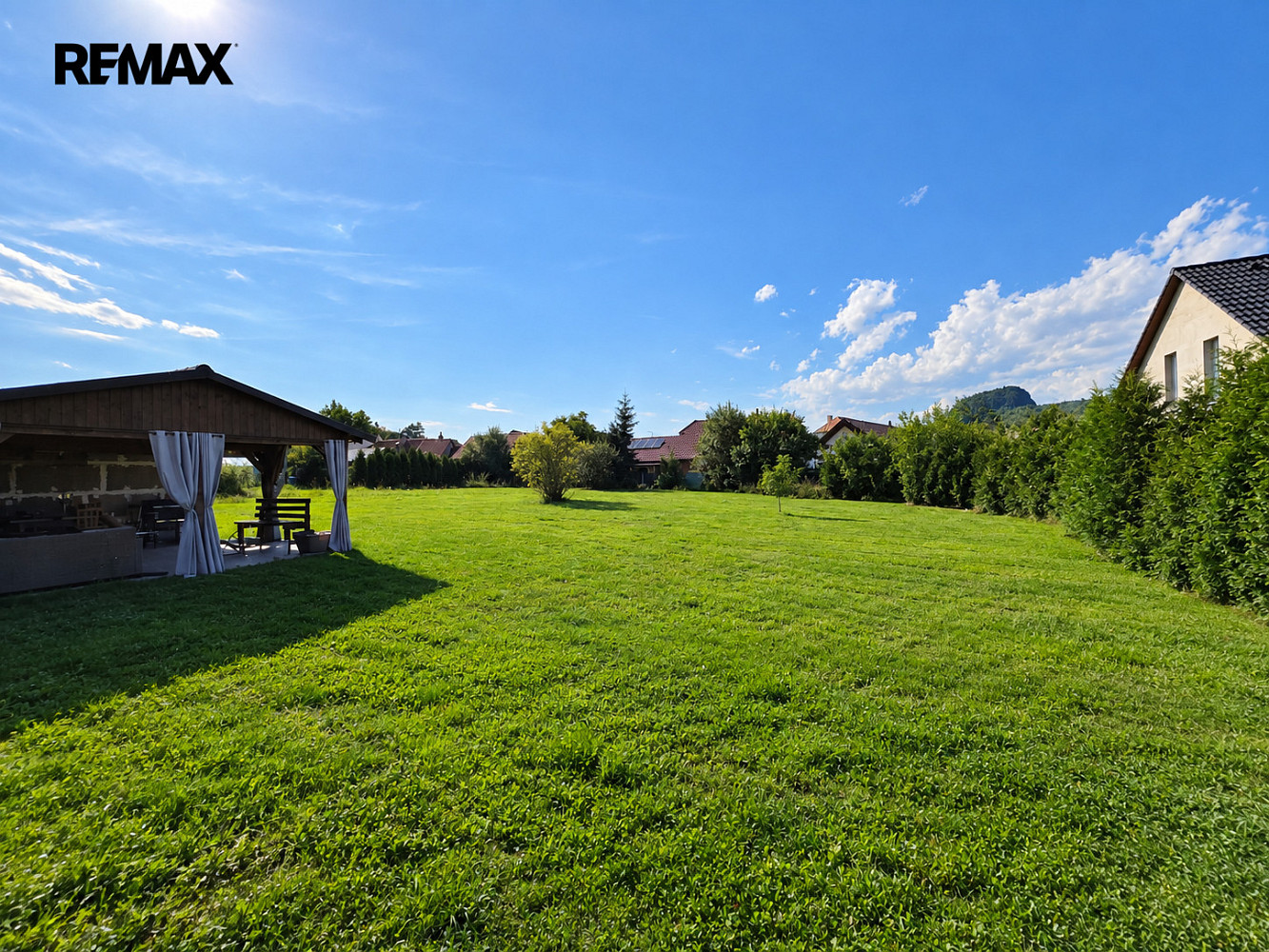 Prodej stavebního pozemku 1 750 m² – fotografie 2