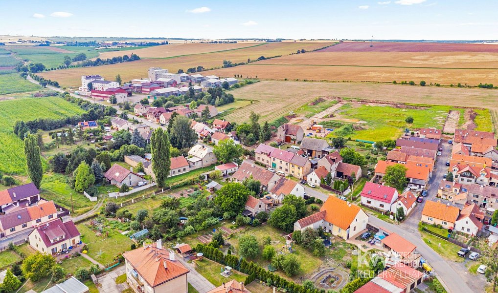 Prodej stavebního pozemku 1 485 m², Kněževes – náhled fotky 23