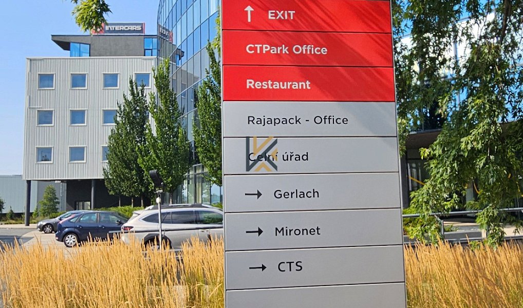 Pronájem kanceláře 322 m², Nupaky – náhled fotky 11