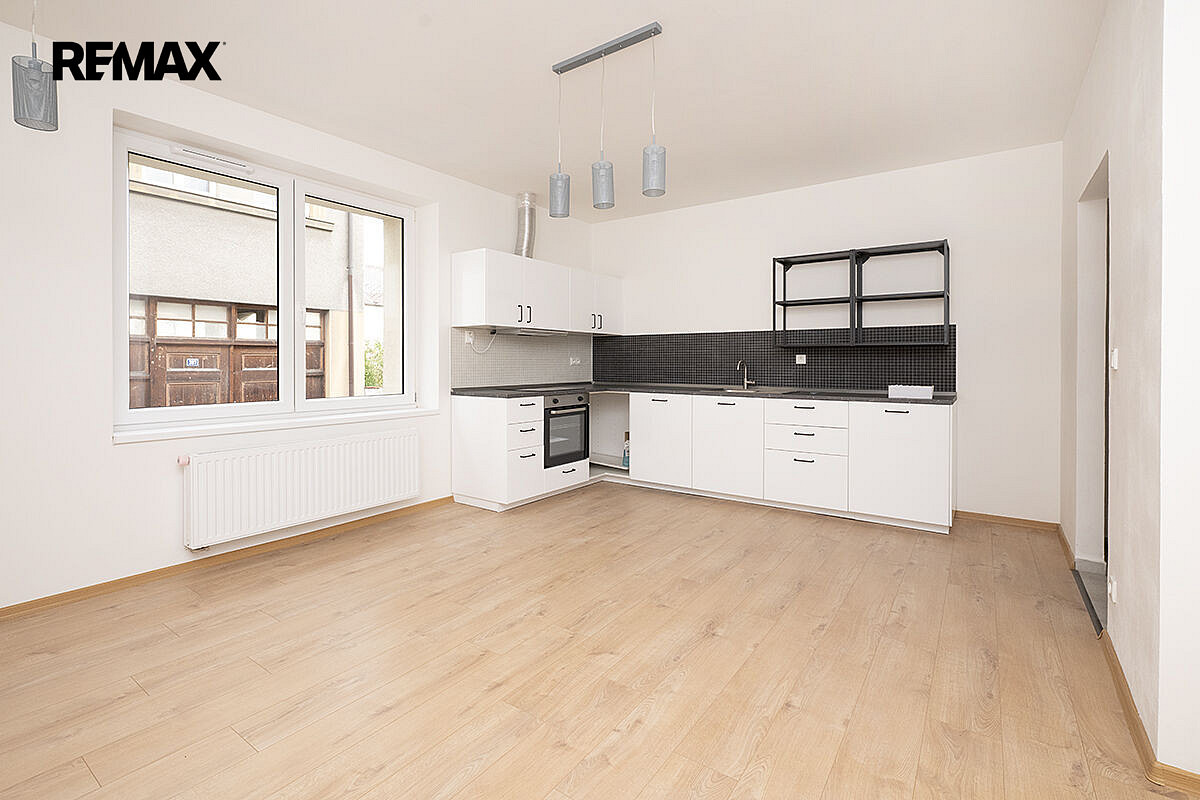Pronájem bytu 3+kk 78 m² – fotografie 2