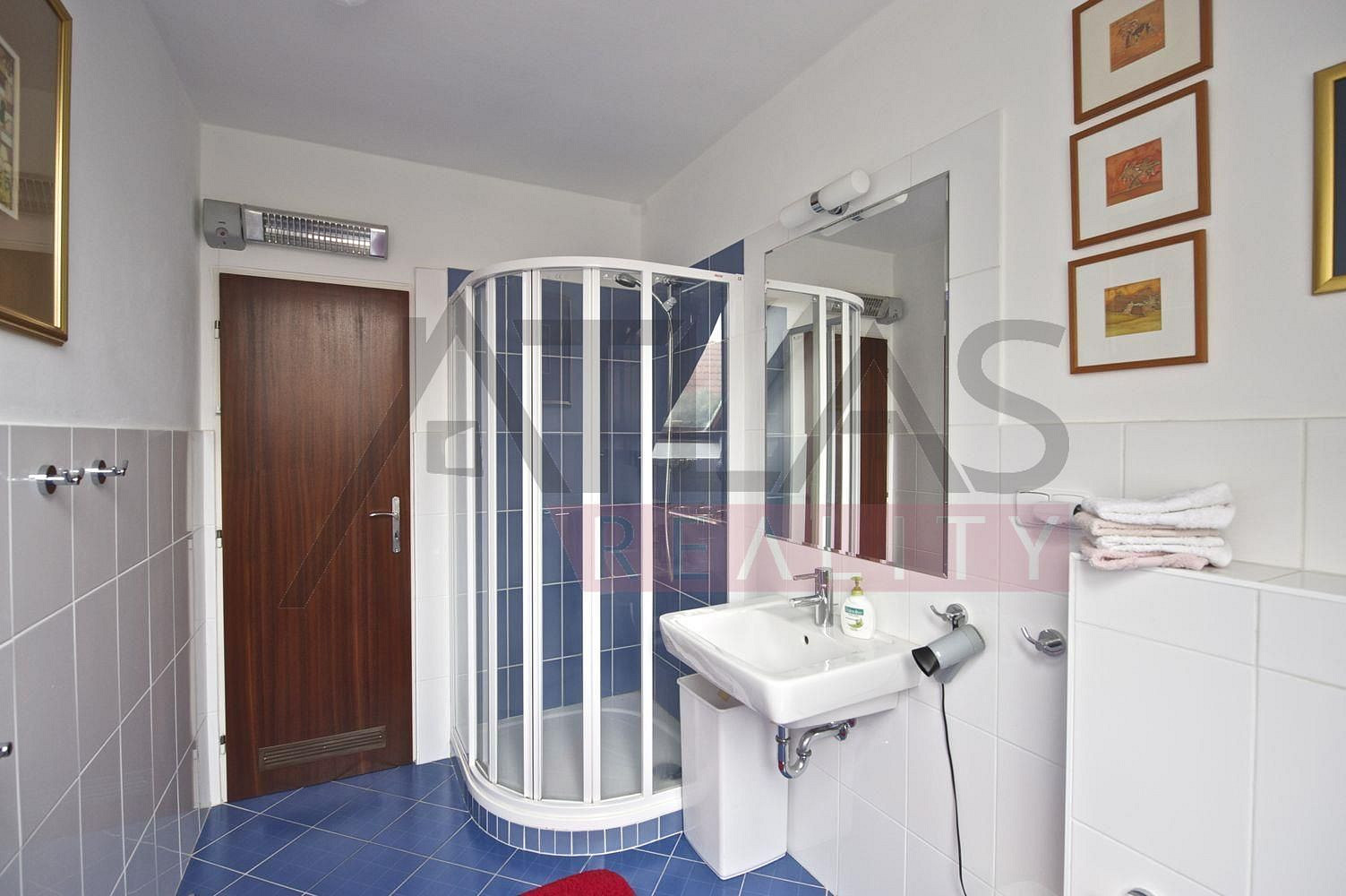 Pronájem kanceláře 365 m² – fotografie 3