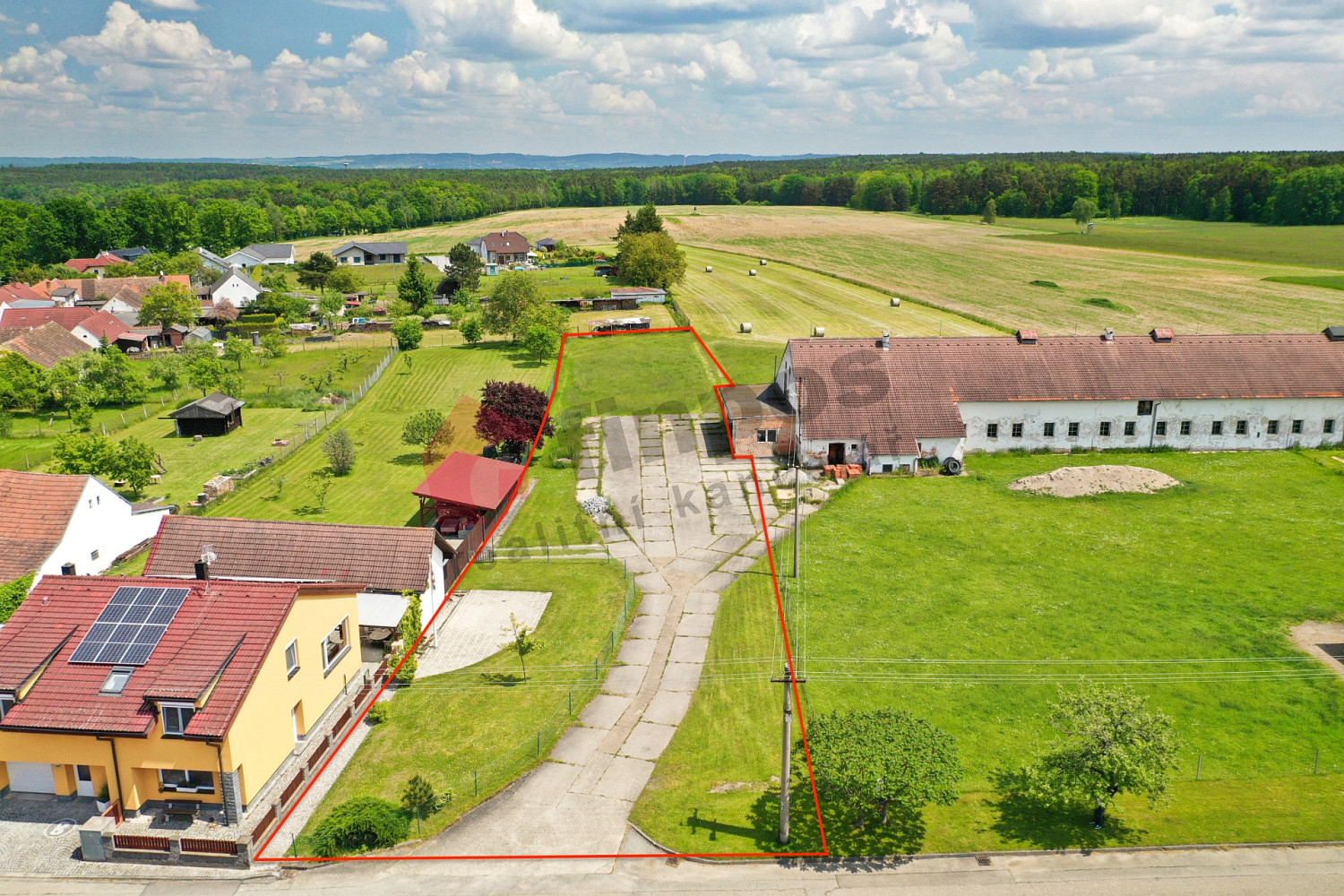 Prodej stavebního pozemku 2 376 m² – fotografie 3