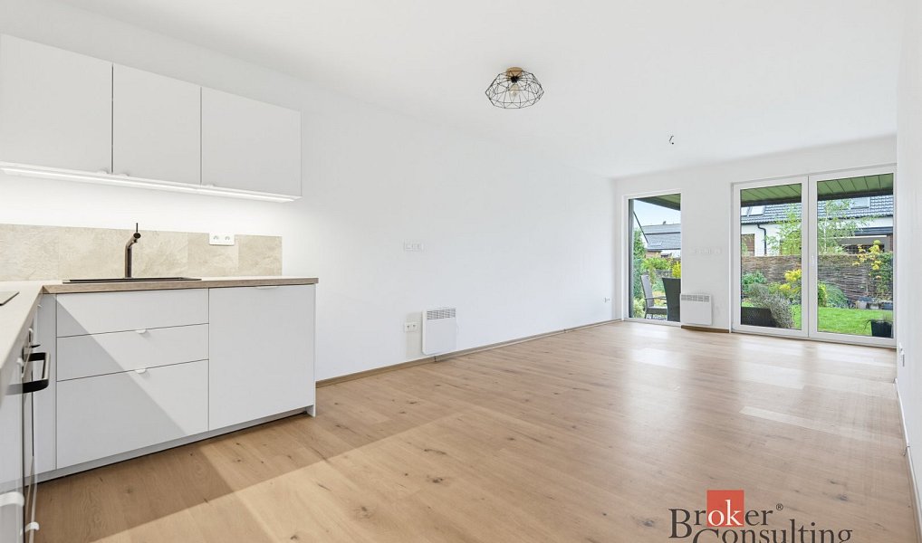 Prodej bytu 3+kk 104 m², Smiřice – náhled fotky 4