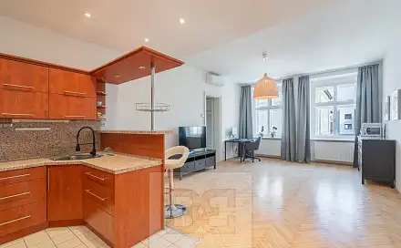 Pronájem bytu 2+kk 73 m², Karlínské náměstí, Praha 8 - Karlín