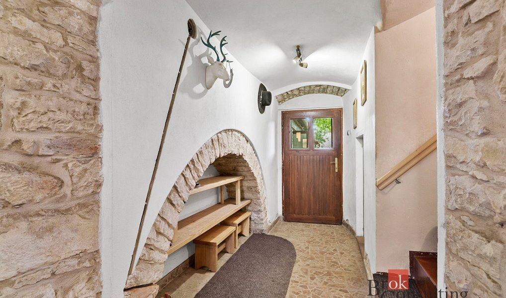 Prodej domu 200 m² s pozemkem 780 m², Hoštka – náhled fotky 8