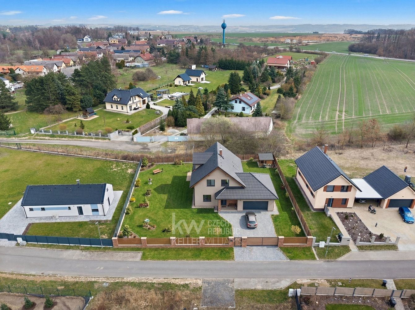 Prodej stavebního pozemku 1 257 m² – další