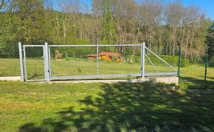 Dražba stavebního pozemku 4 505 m², Omlenice