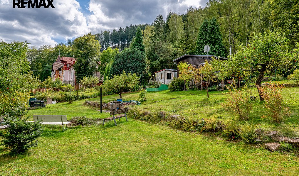 Prodej stavebního pozemku 1 439 m², Karlovy Vary – náhled fotky 3