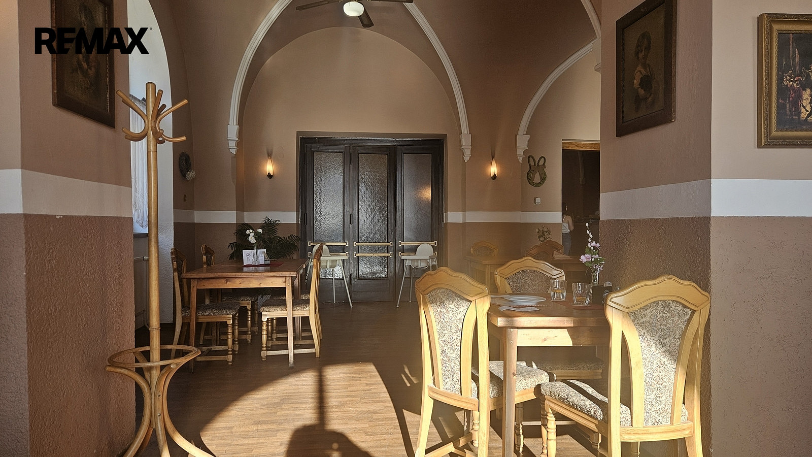 Prodej ubytovacího objektu 815 m² – fotografie 4