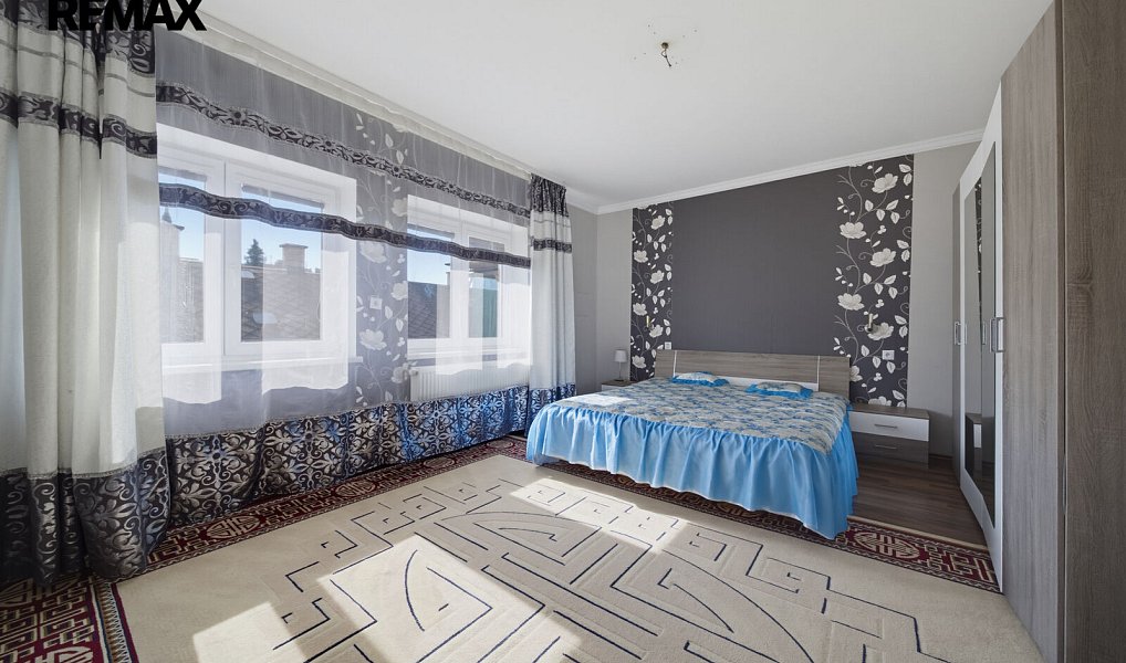 Prodej domu 246 m² s pozemkem 172 m², Aš – náhled fotky 2