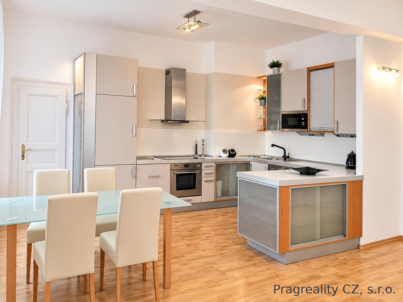 Pronájem bytu 2+1 75 m² – fotografie 2