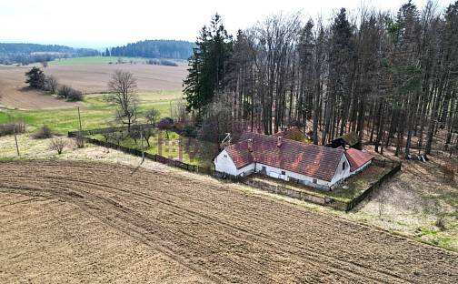 Prodej domu 223 m² s pozemkem 3 382 m², Horní Radouň, okres Jindřichův Hradec