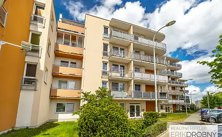 Pronájem bytu 1+kk 35 m², Jozefa Gabčíka, Pardubice - Trnová