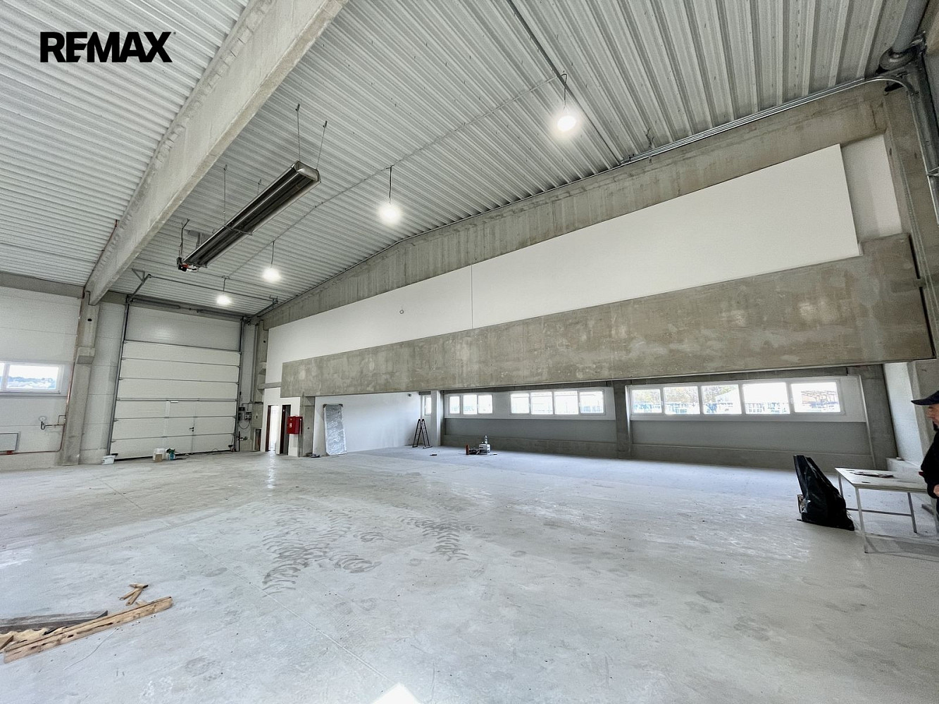 Pronájem výrobních prostor 1 400 m² – fotografie 4