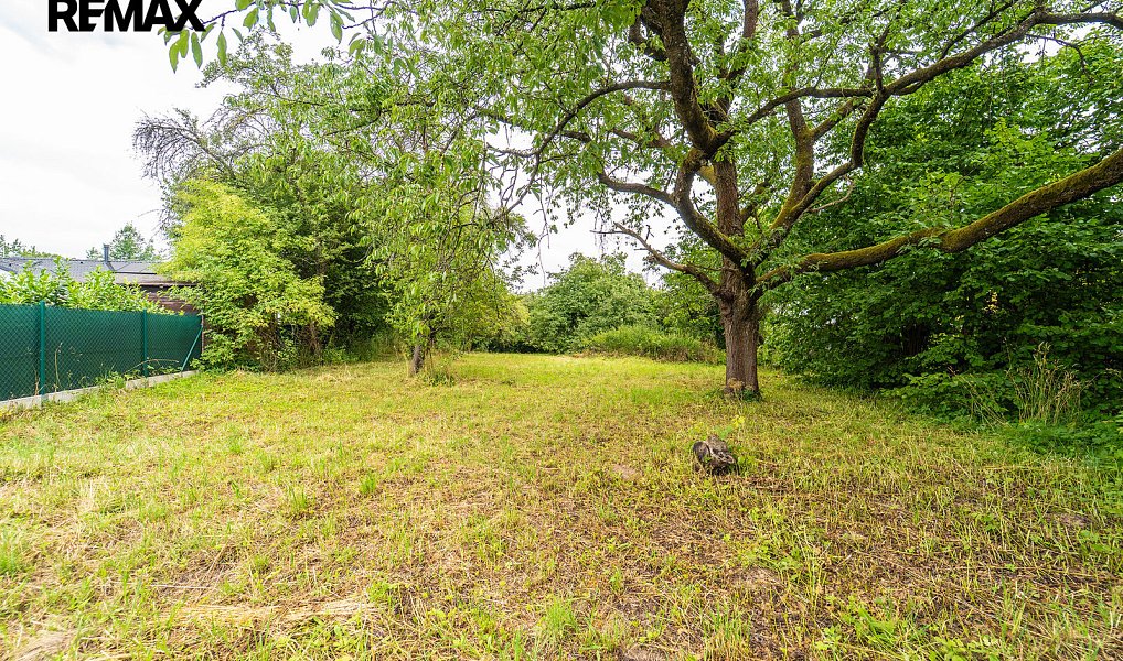 Prodej stavebního pozemku 999 m², Kamenice – náhled fotky 2