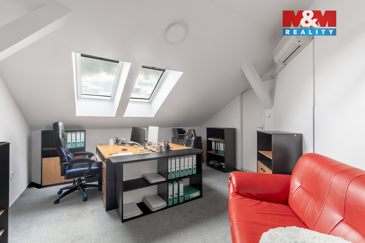 Pronájem kanceláře 455 m² — photo 2