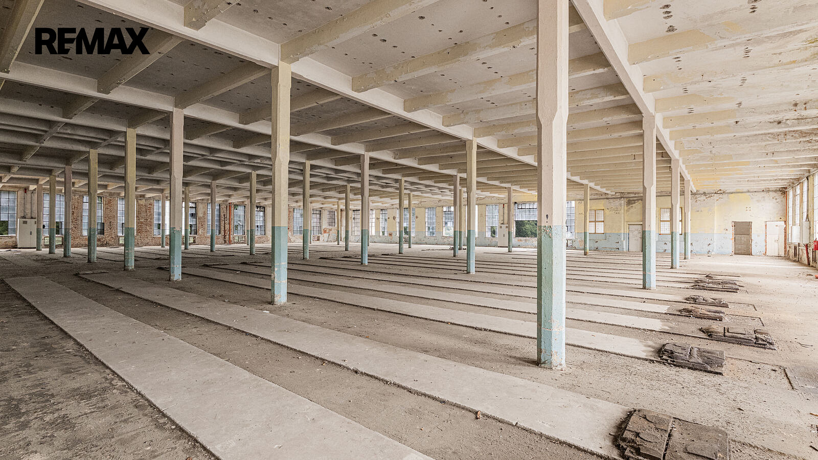 Prodej komerčního objektu (jiného typu) 15 800 m² – fotografie 3