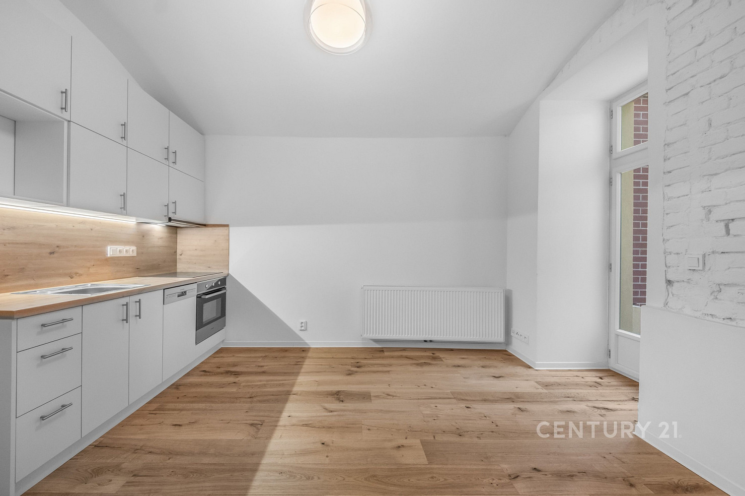 Pronájem bytu 2+kk 50 m² – fotografie 2