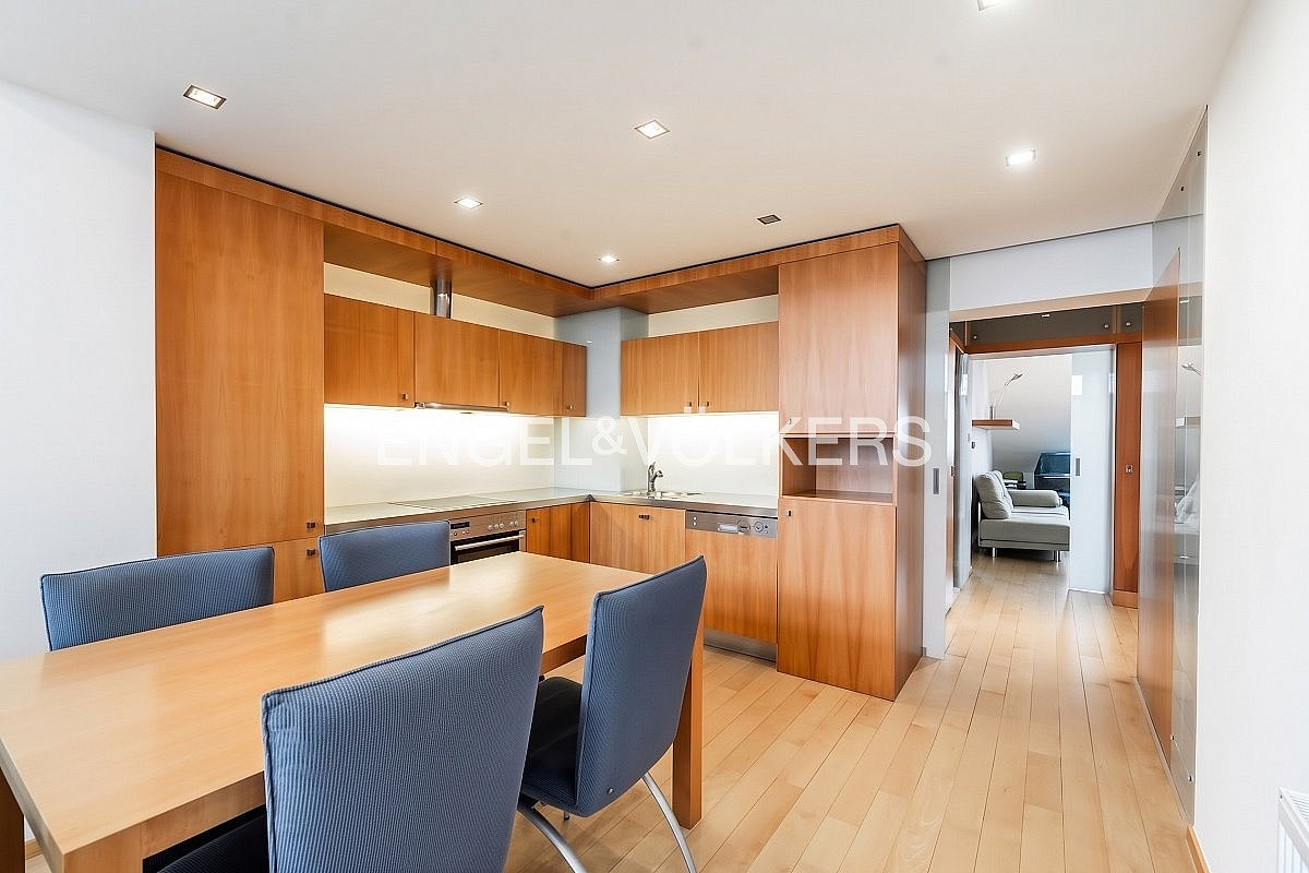 Pronájem bytu 4+kk 135 m² – fotografie 3