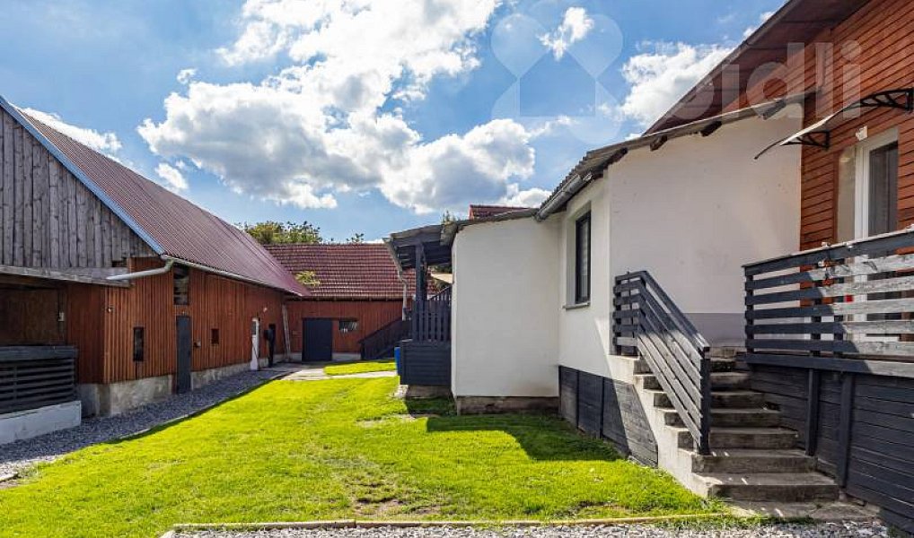 Prodej domu 240 m² s pozemkem 2 125 m², Bečice – náhled fotky 27