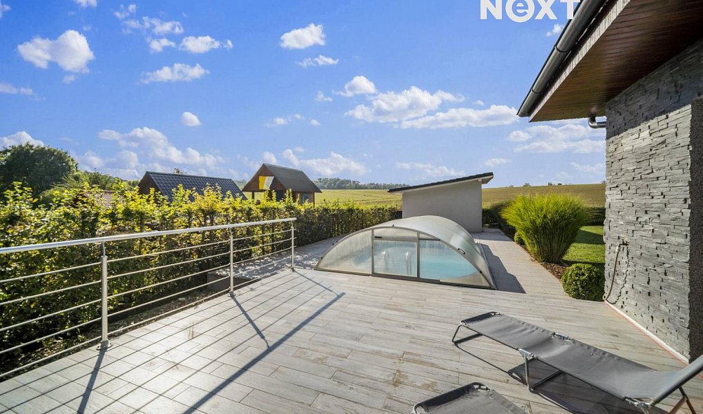 Prodej domu 199 m² s pozemkem 1 061 m², Chrtníky – náhled fotky 8