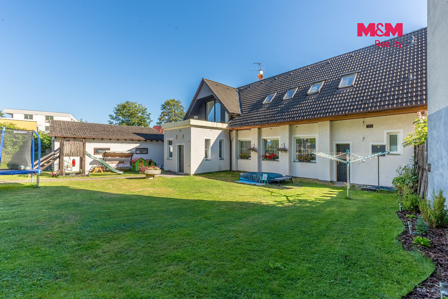 Prodej domu 250 m² s pozemkem 622 m² – fotografie 2