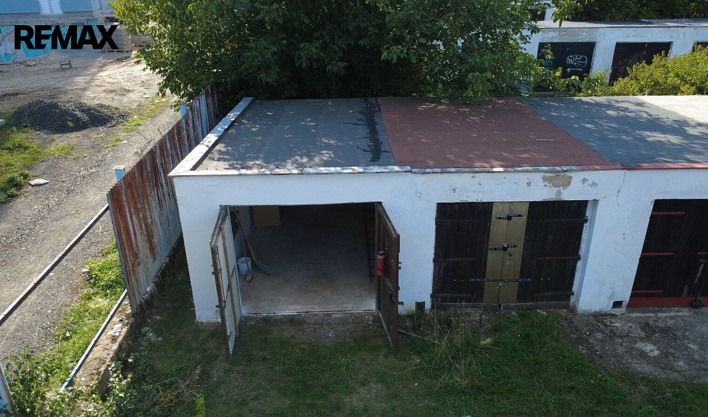 Prodej zděné garáže 21 m2 - Praha 9, Kbely, u Železnobrodské ulice parkování, sklad i investice, Praha – náhled fotky 6