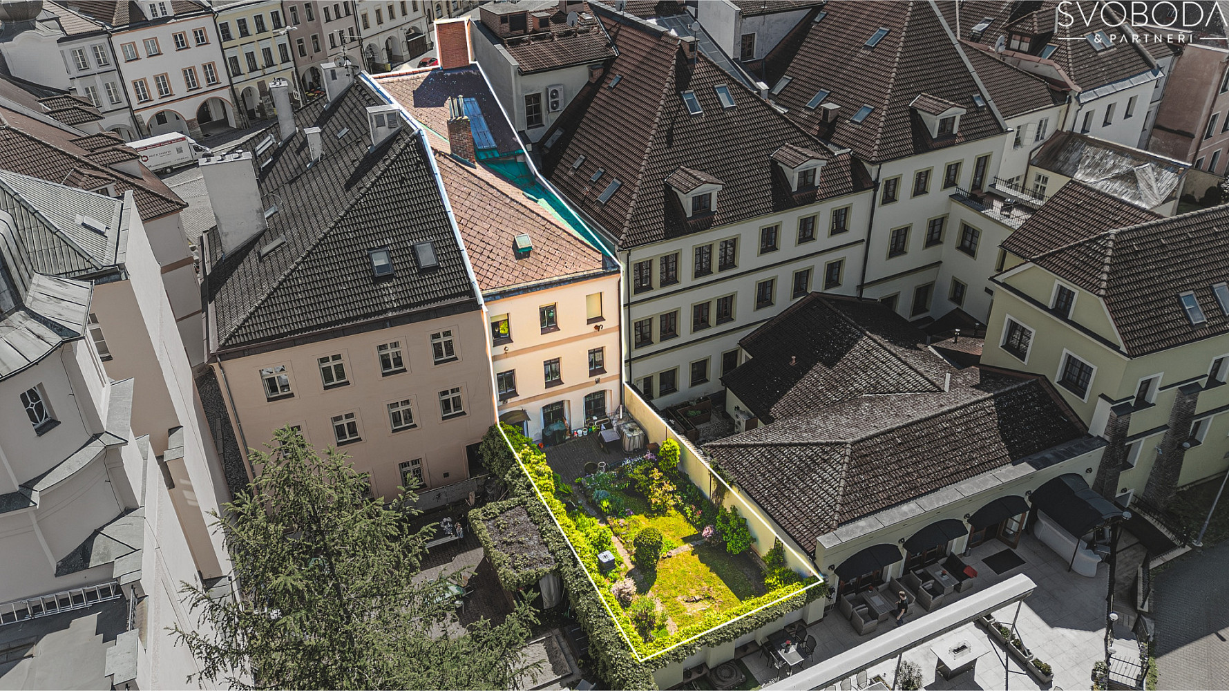 Prodej nájemního domu, činžáku 582 m² — photo 2