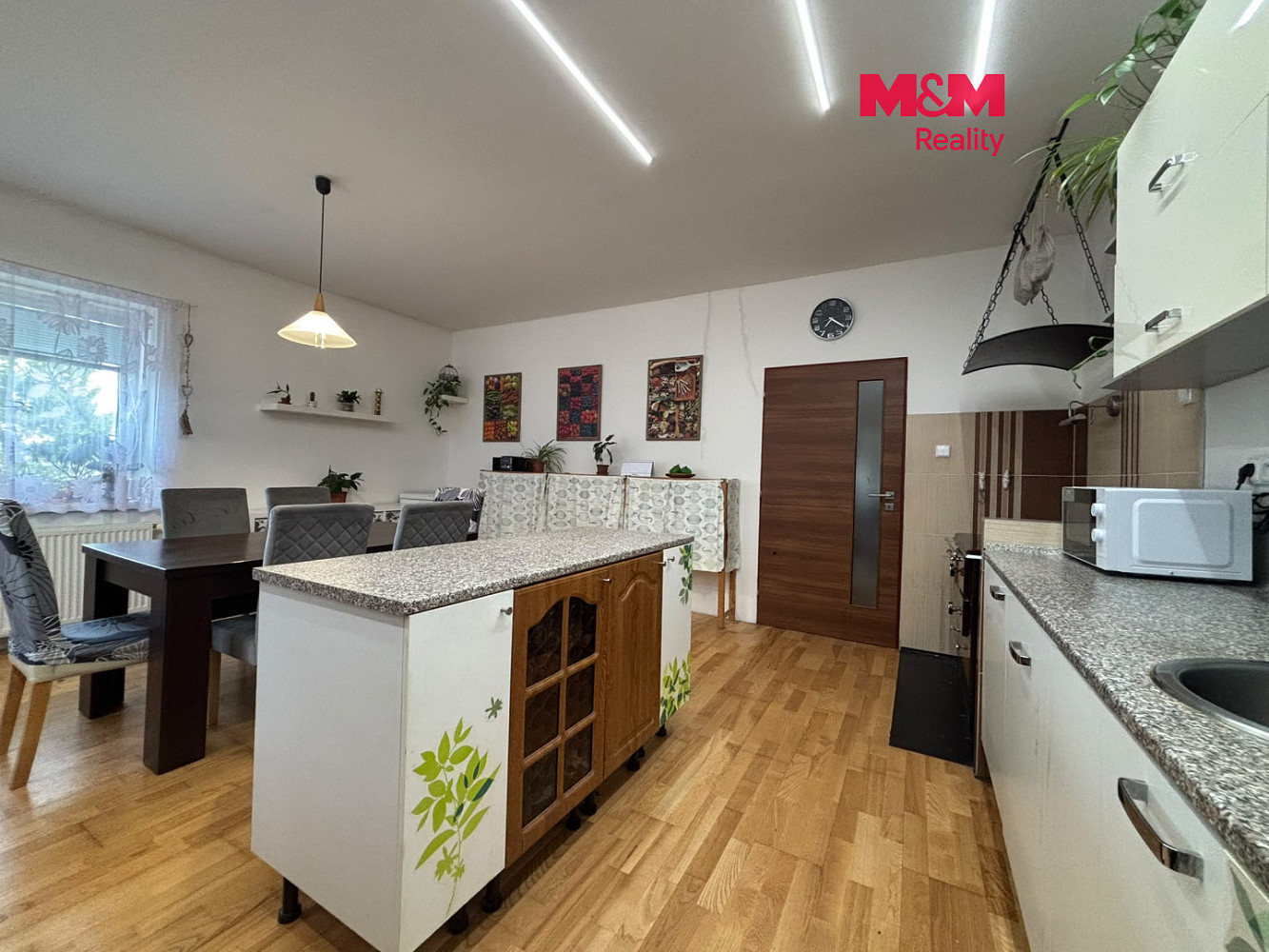 Prodej domu 210 m² s pozemkem 598 m²