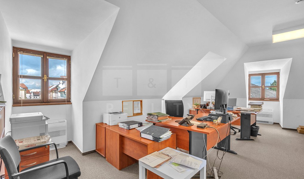 Pronájem kanceláře 89 m², Hradec Králové – fotka 1 z 11