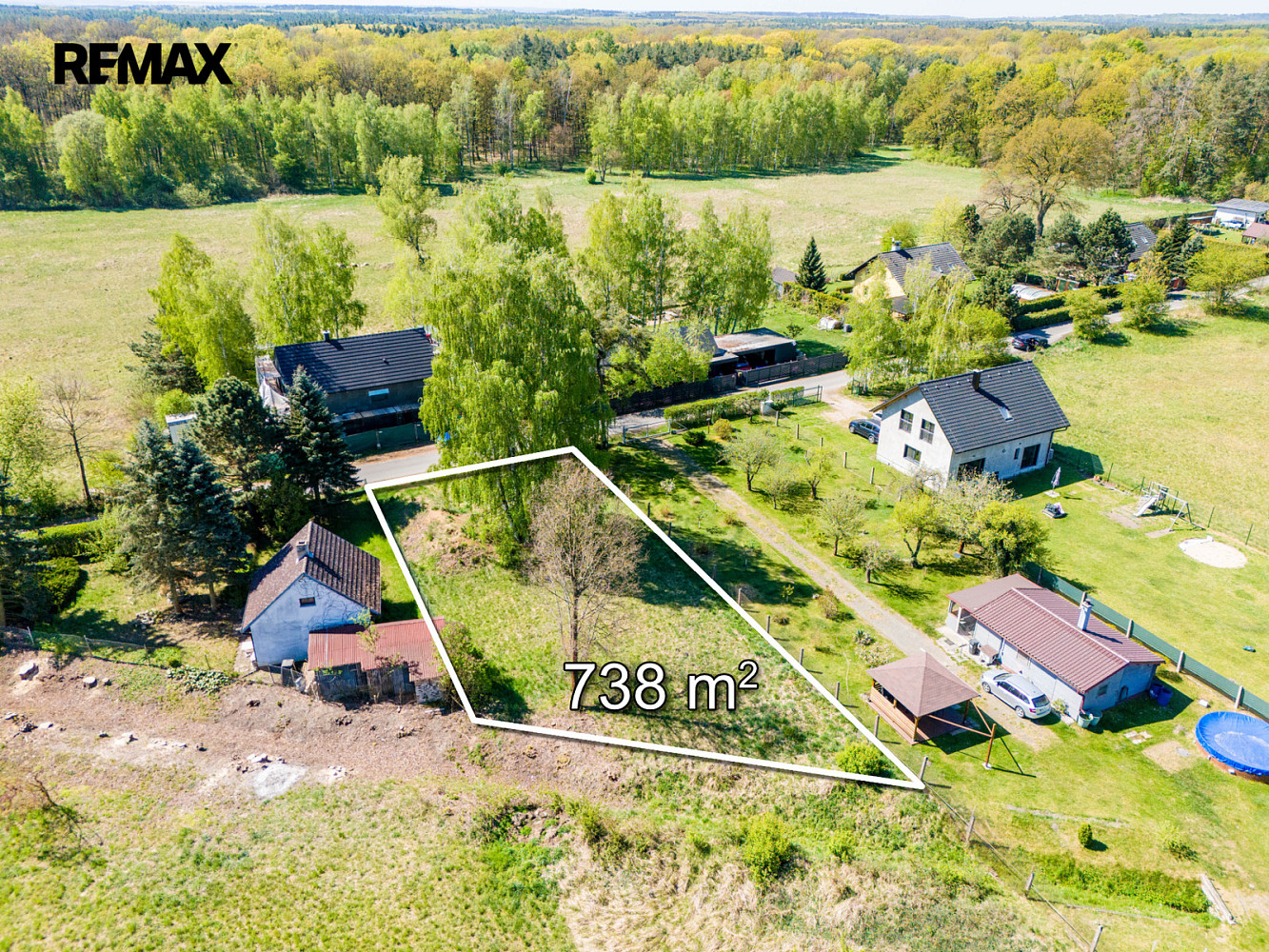 Prodej stavebního pozemku 738 m²