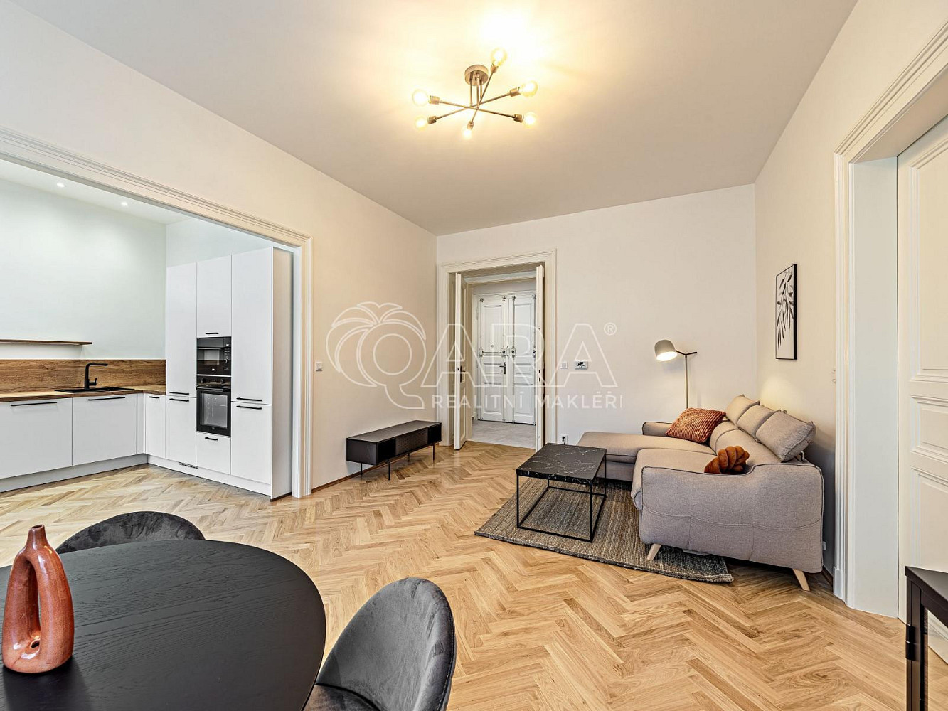 Pronájem bytu 2+kk 76 m² – fotografie 2