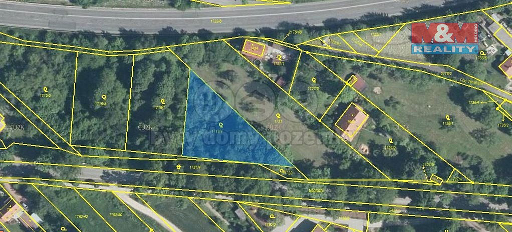 Prodej stavebního pozemku 1 403 m²