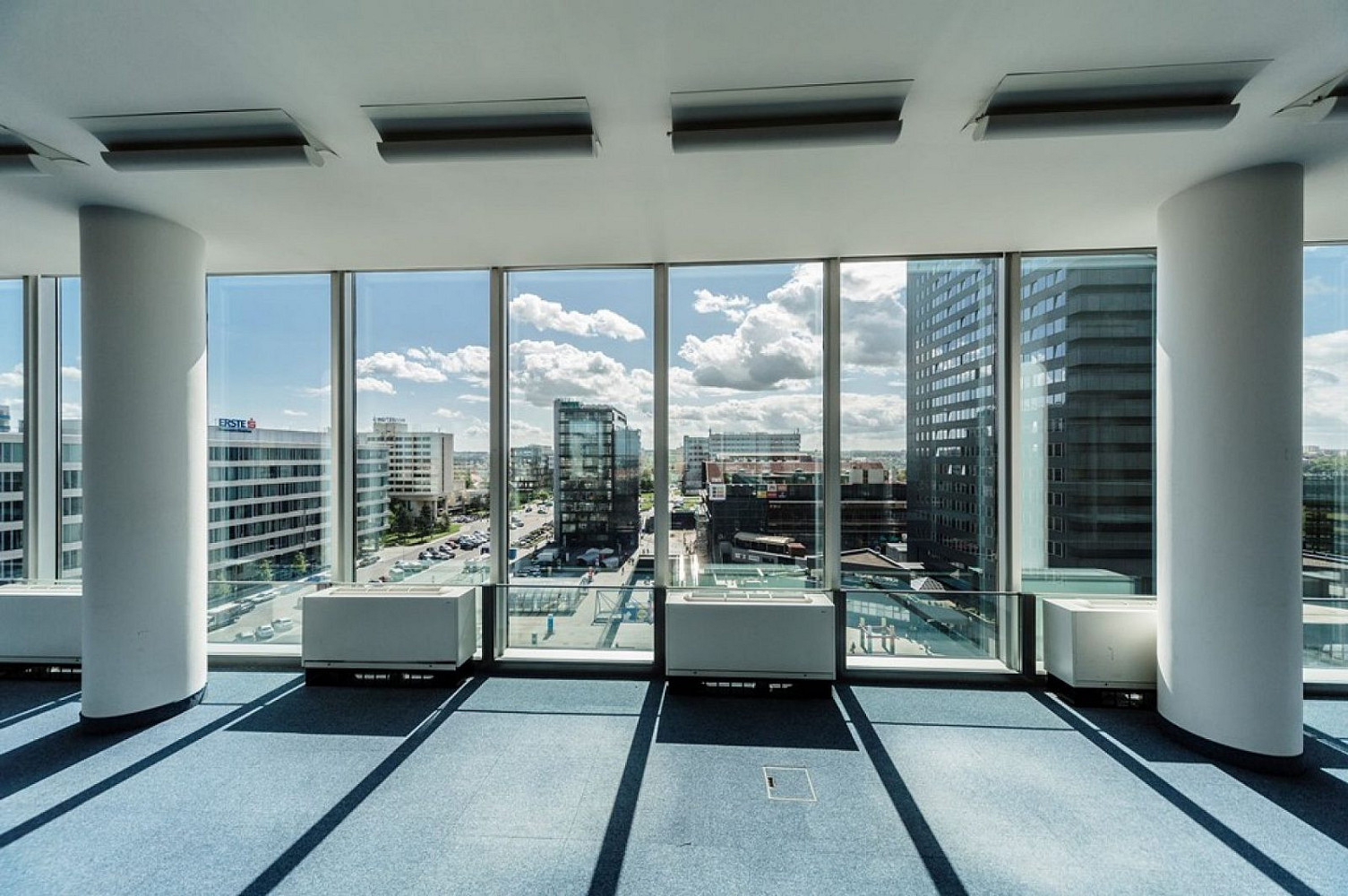 Pronájem kanceláře 320 m² – fotografie 4