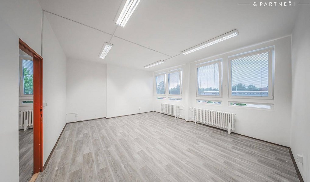 Pronájem bytu 2+1 90 m², Hradec Králové – náhled fotky 6